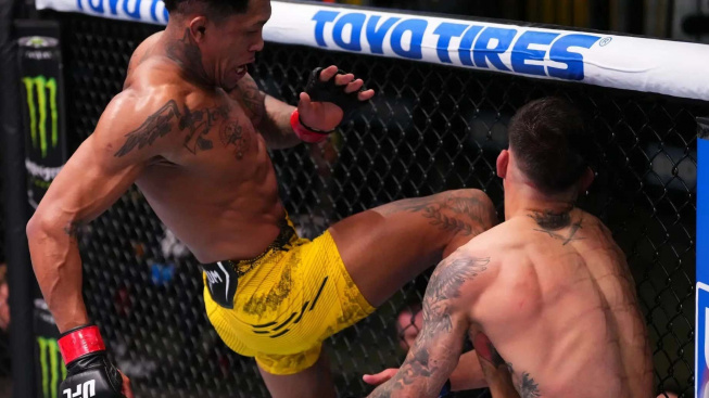 Knockout roku naskočeným kolenem! Brazilský gangster zničil mladému Albánci premiéru v UFC