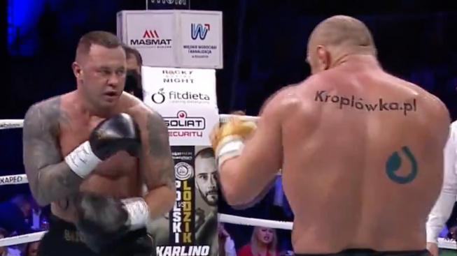 Polský MMA bojovník zapomněl, že nastoupil do boxerského zápasu a soupeře knockoutoval na zemi, z ringu pak raději utekl