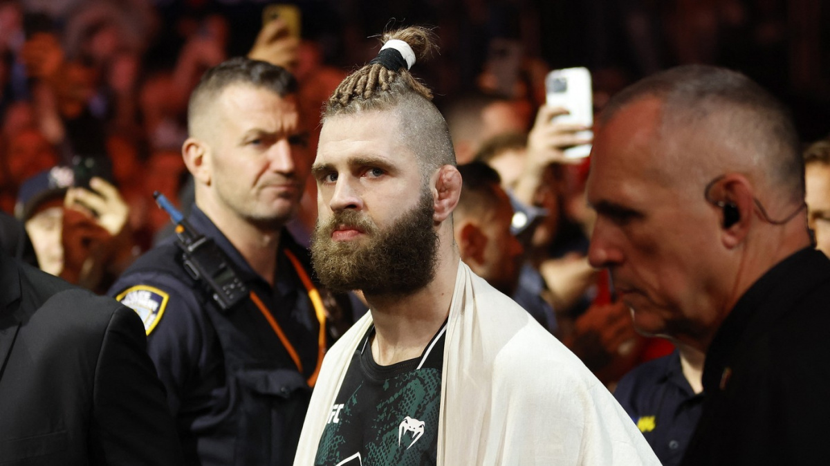 Procházka v souboji s Hillem prohraje, tvrdí bývalý UFC šampion