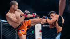 Ronald Paradeiser vs. Acoidan Duque