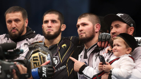 Islam Makhachev a Khabib Nurmagomedov