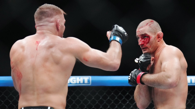 Drama v UFC. Problémový Strickland zřejmě tají životu nebezpečnou infekci, šance na zisk titulu se rozplývá