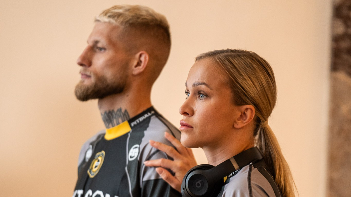 Roušal nenavážil, vztek si vybil na soupeři. Surdu přijde o titul