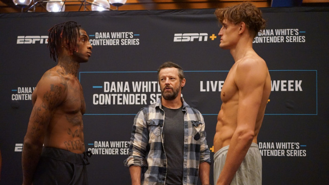 Loupežné přepadení, návykové látky a držení zbraně. Přemožitel Matěje Peňáze znovu skončil ve vazbě