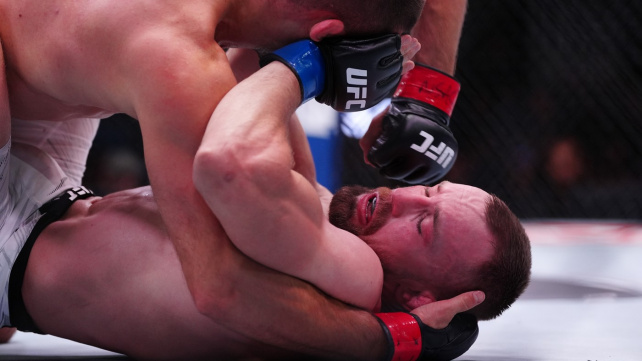 Taktická chyba, jasná prohra. Patrik Kincl a další bojovníci reagují na zápas slovenského štípače v UFC