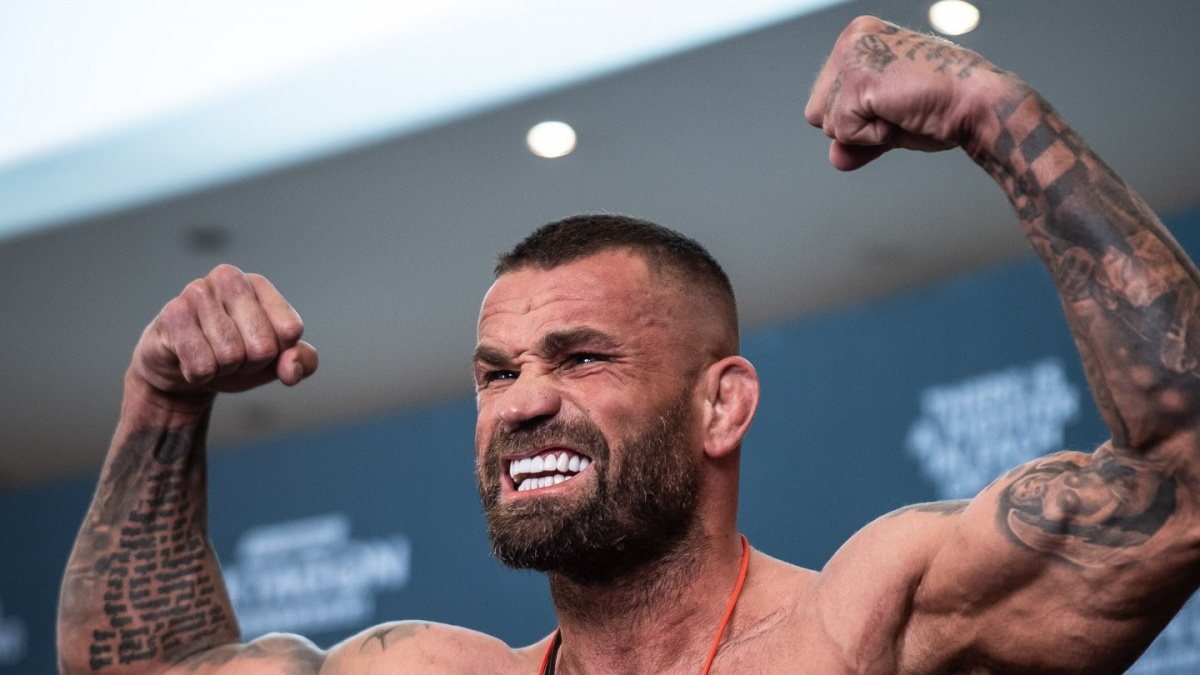 Budu muset zase někoho zmlátit, prohlásil Karlos Vémola a naznačil, co by ho přesvědčilo k dalšímu zápasu