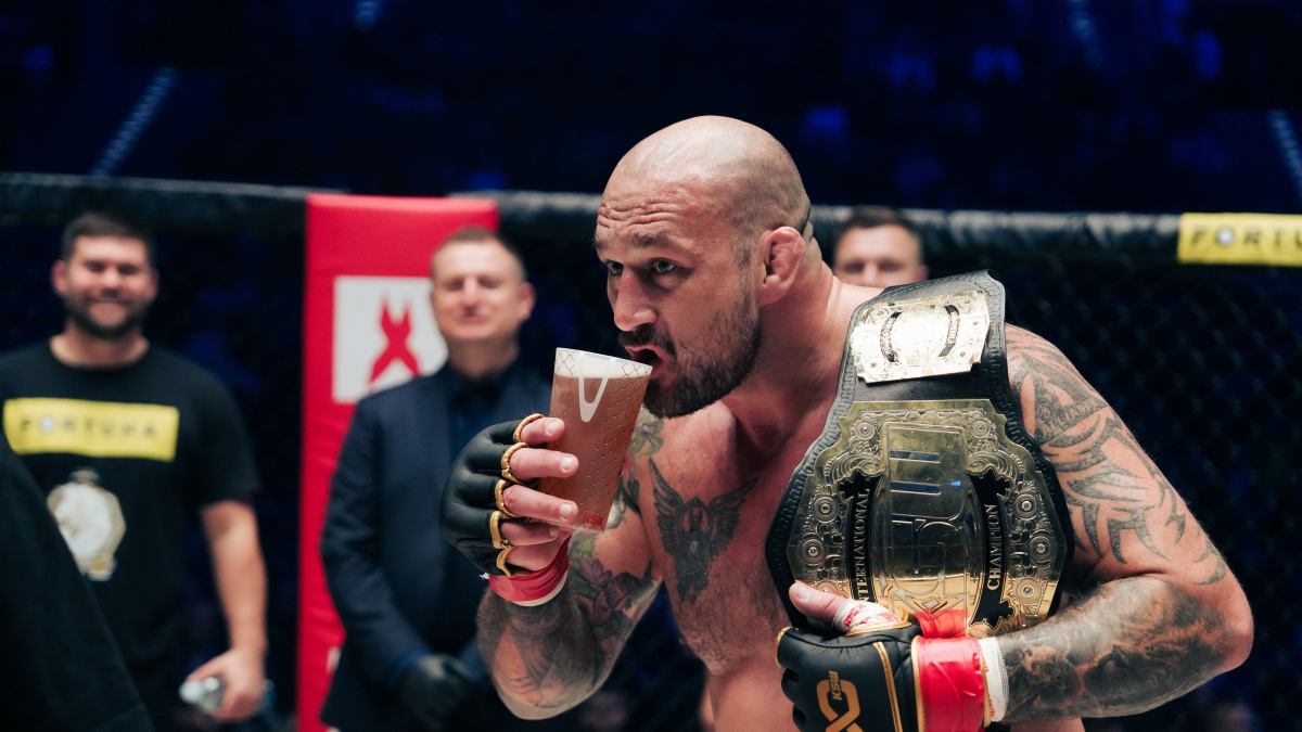 KSW 107 – výsledky turnaje
