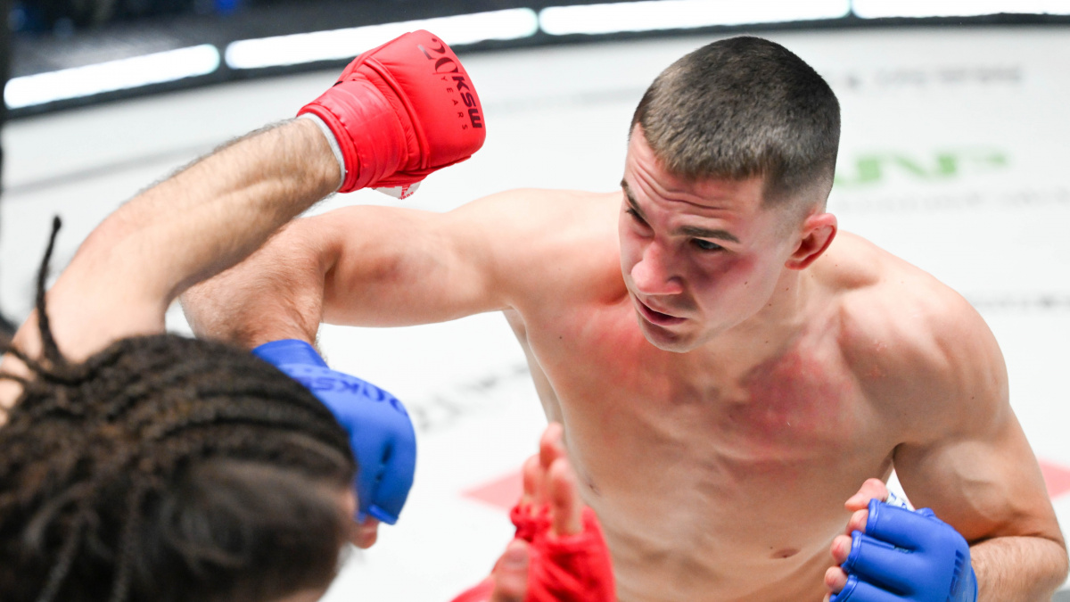 V KSW jdu po titulu, pro soupeře chystám granáty, láká na sobotní bitvu talentovaný Viktor Červinský