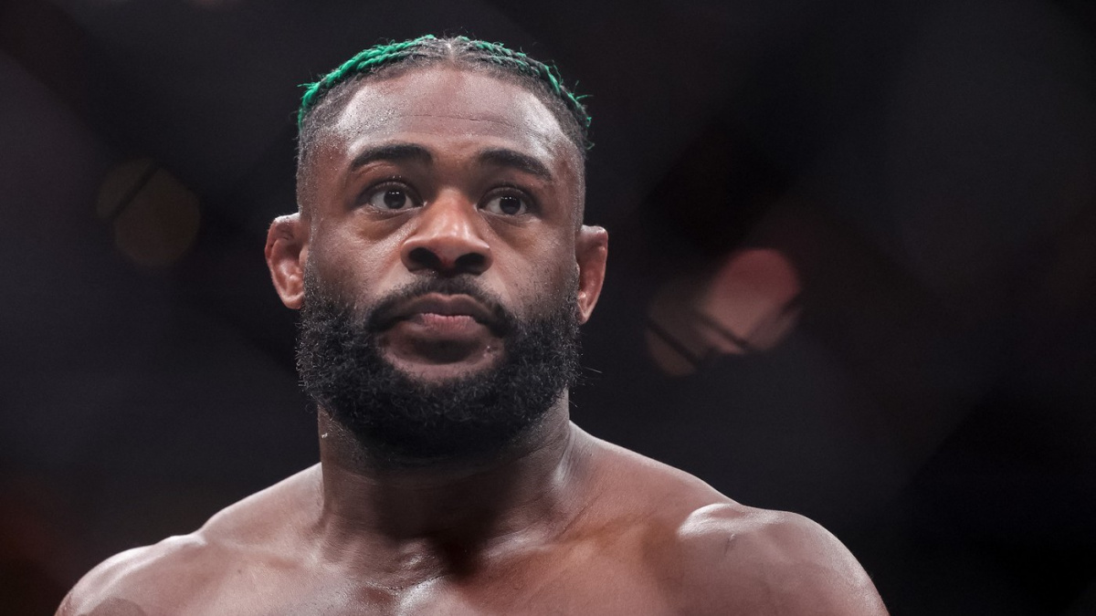 Proč musíme bojovat pět kol? Ať mi to UFC doplatí, postěžoval si Aljamain Sterling