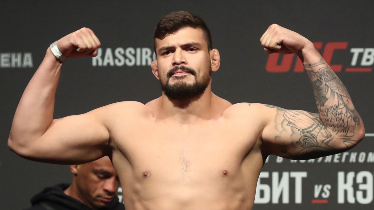 Pouze pro otrlé: UFC veterán ve správný moment nastavil koleno, ruský bijec si o něj ošklivě zlomil nohu