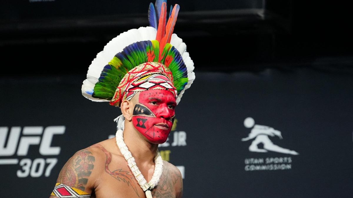 Nelítostný Pereira během tréninku trefil parťáka kolenem do zubů, otřesený bojovník musel na šití