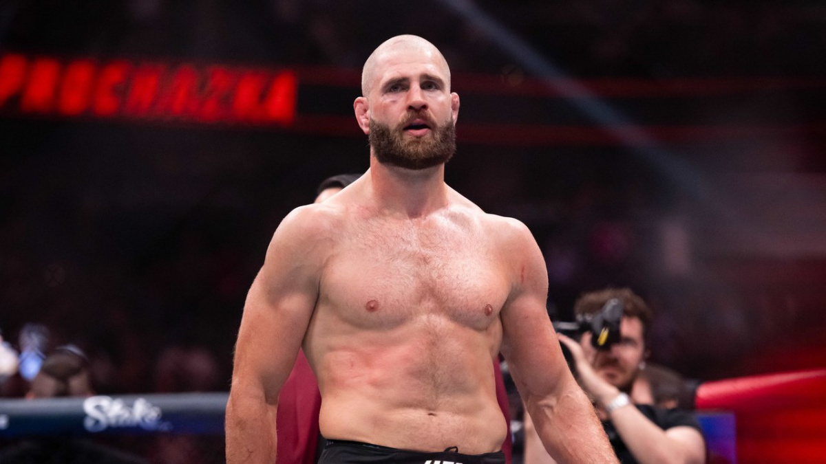 Nabuzený Jiří Procházka zařval a předvedl dřep s pekelně naloženou činkou