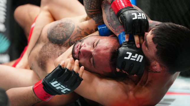 Prodaný zápas v UFC? Obrovský problém, tvrdí novinář. Upozornil na další případy