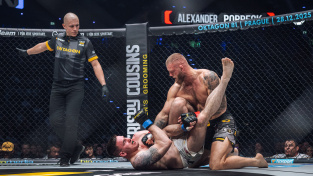 David Hošek sestřelil německého vikinga, zápas ale nakonec prohrál a pak ztratil nervy