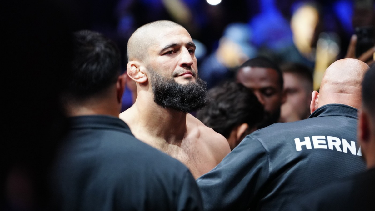 Divočina v UFC: Irský drzoun vyprovokoval Chimaeva, ochranka šla do akce