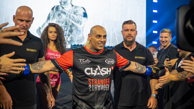 Měl jsem čtyři záchvaty, čeká mě operace, tvrdil Kotlár po bleskurychlé porážce. Promotéra zklamal