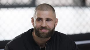 Divočina na hotelu: UFC si utahuje z Jiřího Procházky