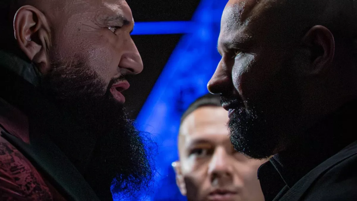 Na tiskovce Clashe létal popel z urny. Mikulášek zaměstnal ochranku, jeho soupeř však odpadl