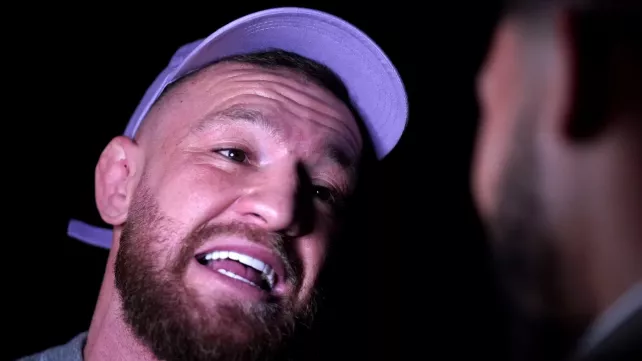 Zbabělý McGregor přede mnou utíká, postěžoval si populární štípač, který nedávno navštívil Procházku