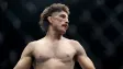 Divoký knírač sestřelil veterána UFC, v kleci si pak zapálil cigaretu