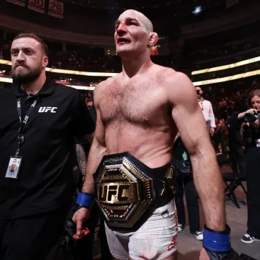 Procházka míří do USA pro pás, UFC 328 přináší napětí — image 6