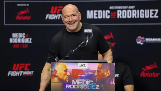 Dana White opět rozdával smlouvy ve velkém. KO za 15 sekund mu vyrazilo dech